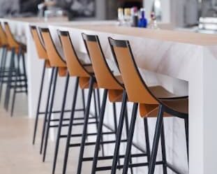 Banquetas de luxo: como um único item pode transformar o ambiente inteiro