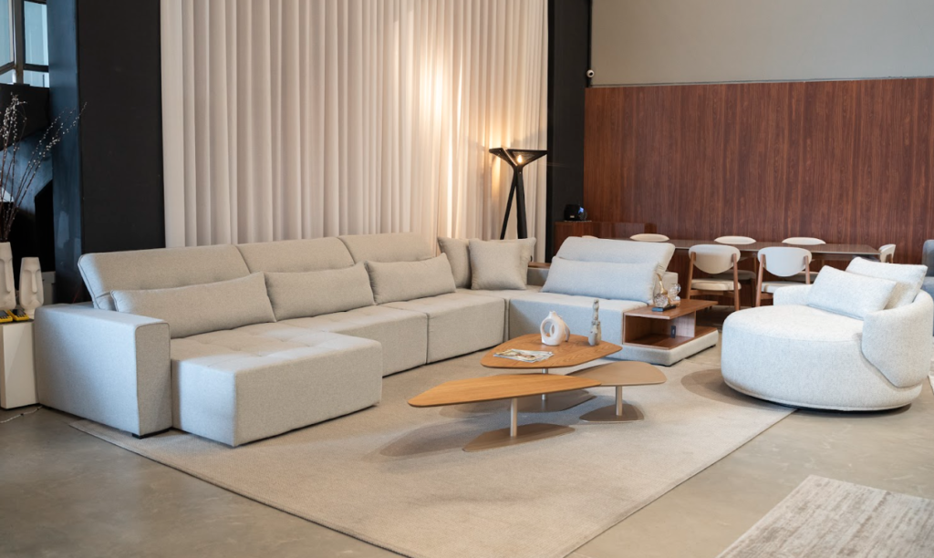 Onde comprar poltrona de luxo com design exclusivo e entrega rápida
